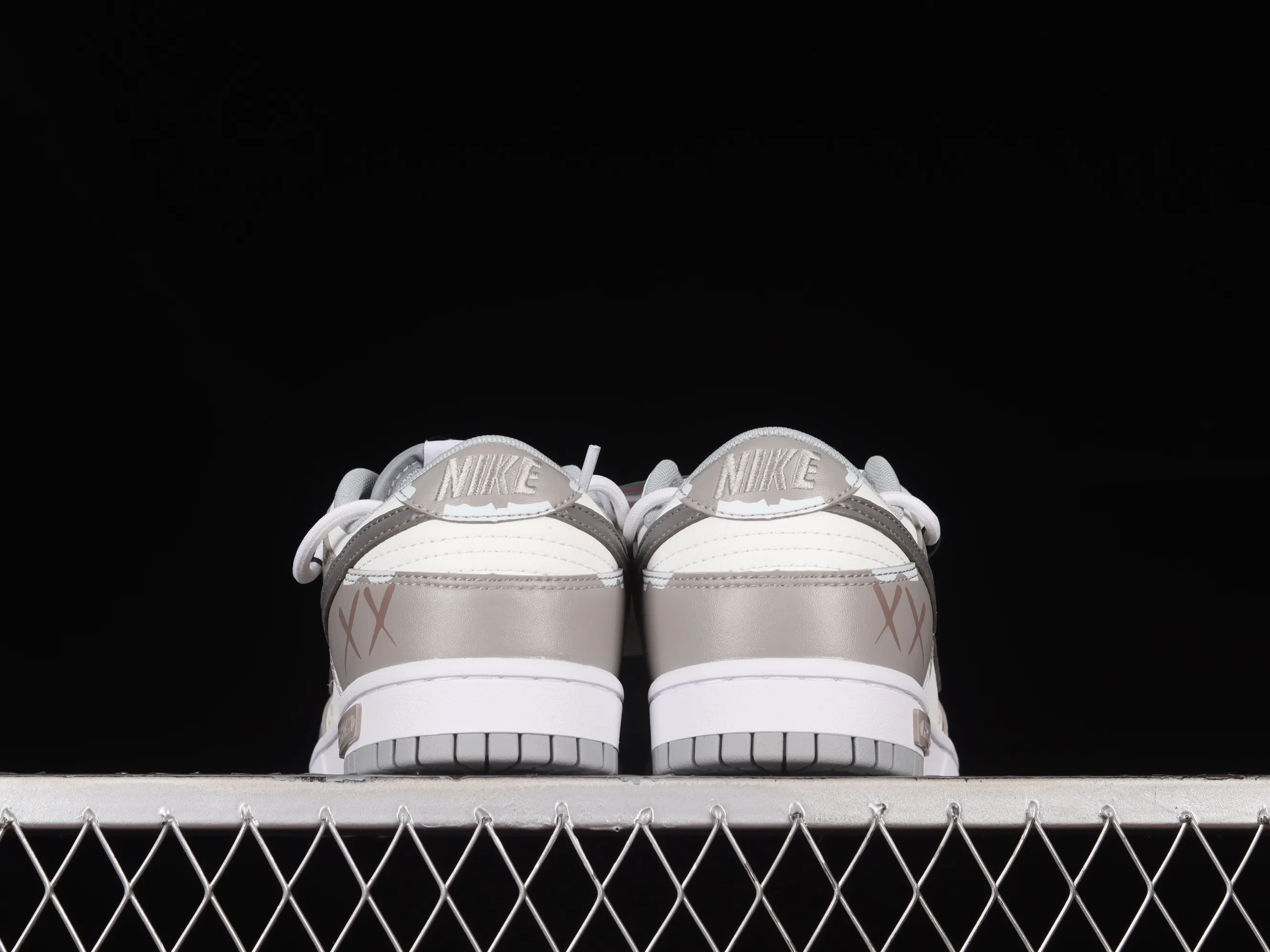 All categories Nk SB Dunk series Nk SB Dunk Low low-top sneakers Nk Dunk Low ESS customized version Panda Prank hip-hop theme low-top casual sneakers DJ6188-003